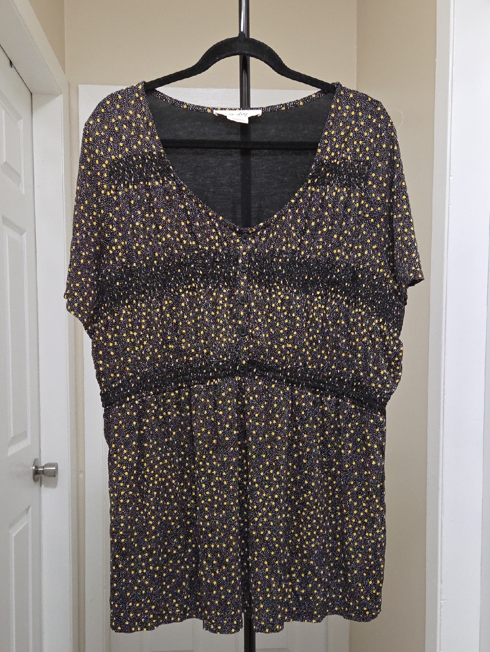 In Every Story V-Neck Short Sleeve Floral Ruched Stretchy Blouse -Black & Yellow
